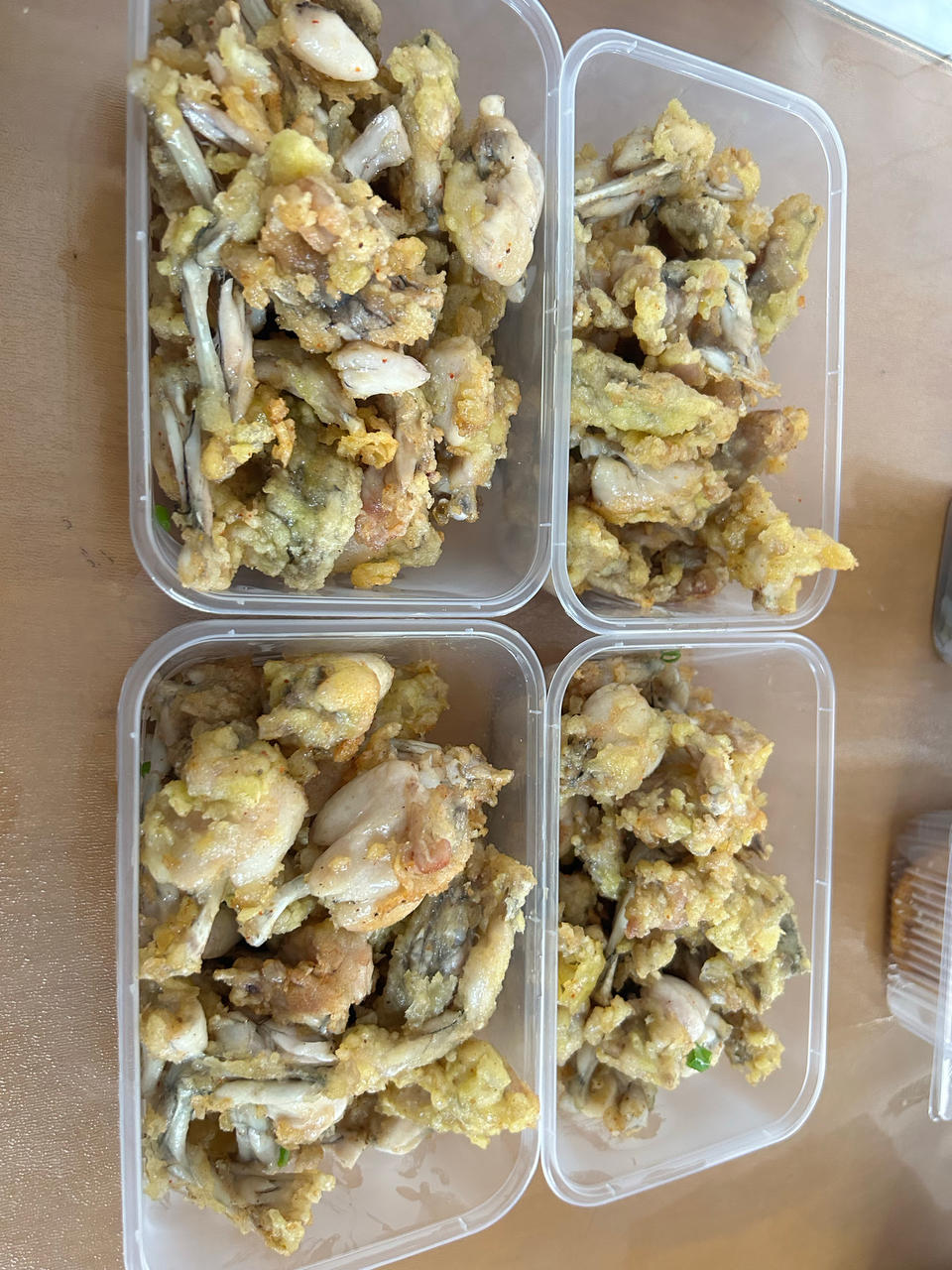 外脆里嫩又多汁的蒜香椒盐牛蛙