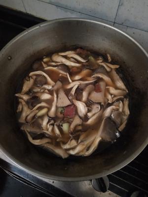 家常菜——炒蘑菇的做法 步骤7