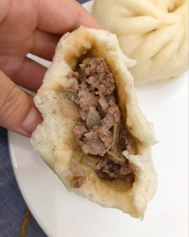 鲜美多汁的洋葱牛肉包子