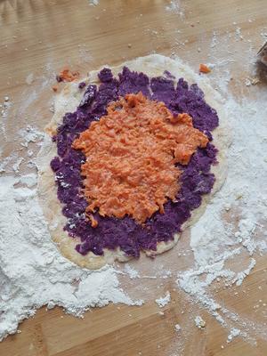 紫薯胡萝卜饼的做法 步骤2