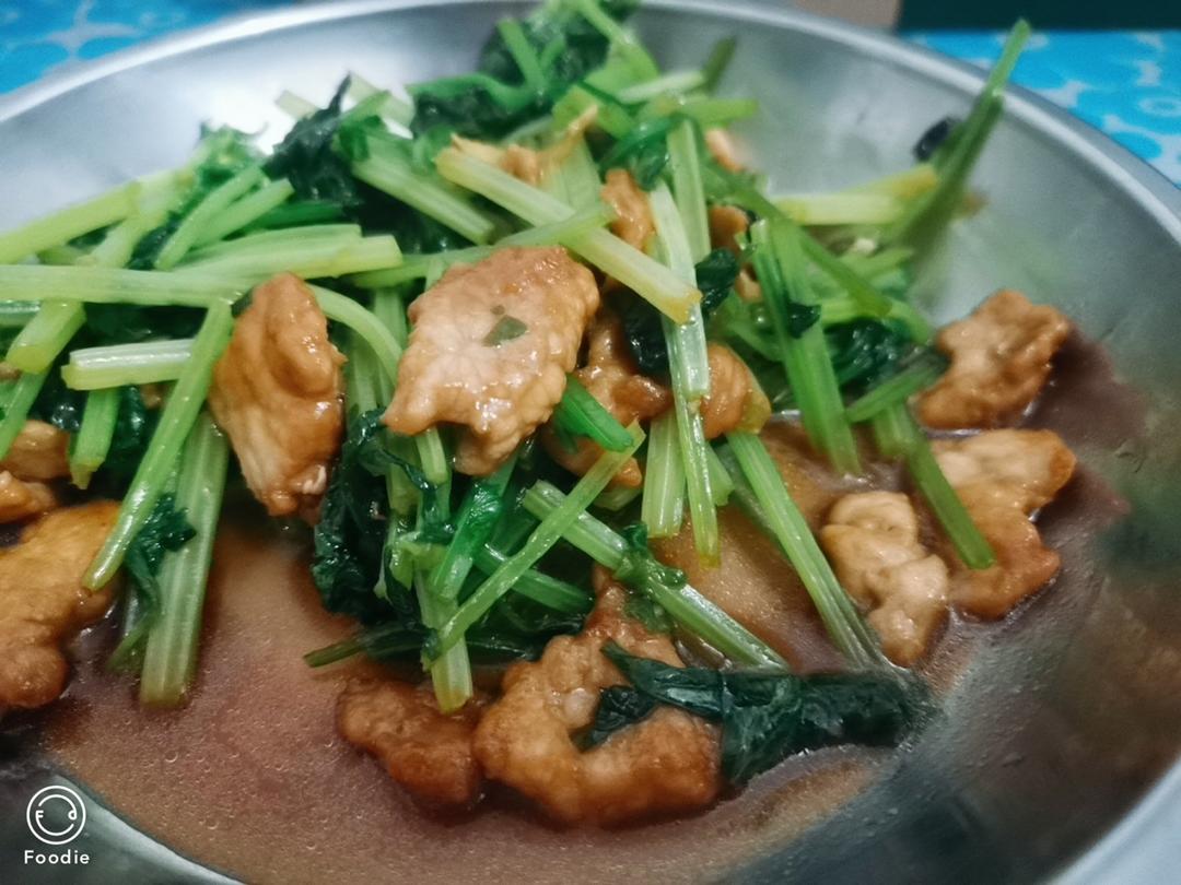 芹菜炒肉片
