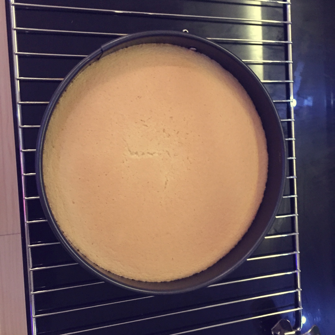 烤箱做蛋糕（戚风蛋糕的做法）