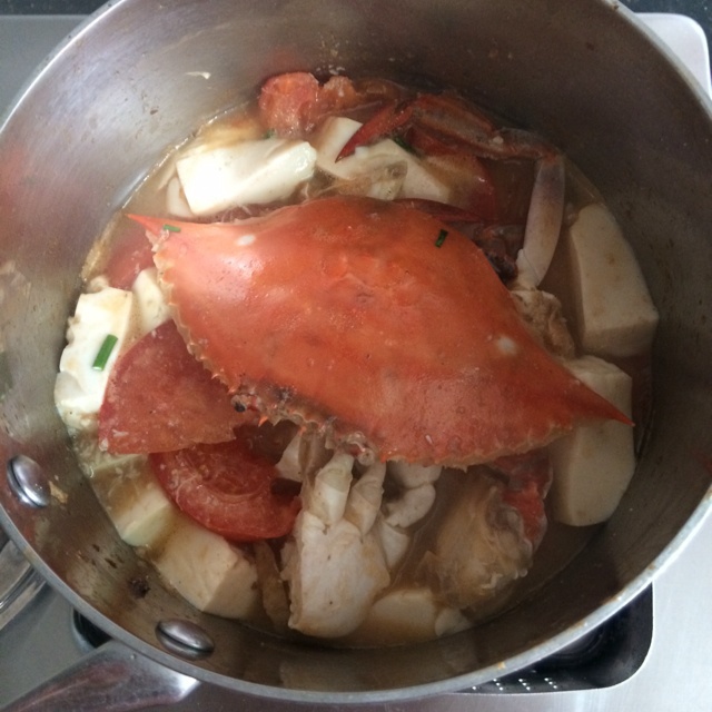 蕃茄梭子蟹豆腐煲