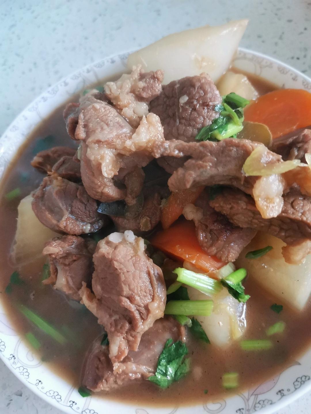 红烧羊肉炖胡萝卜