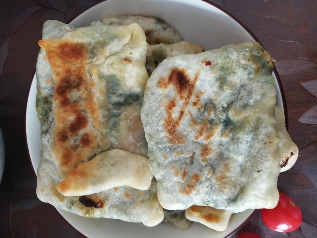 吹弹可破的韭菜盒子