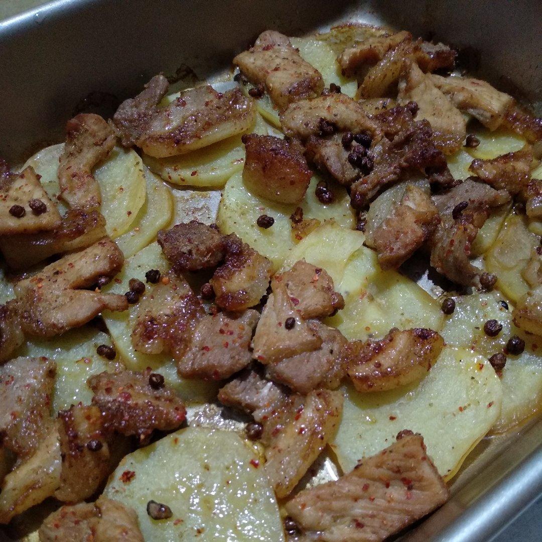 土豆片烤辣五花