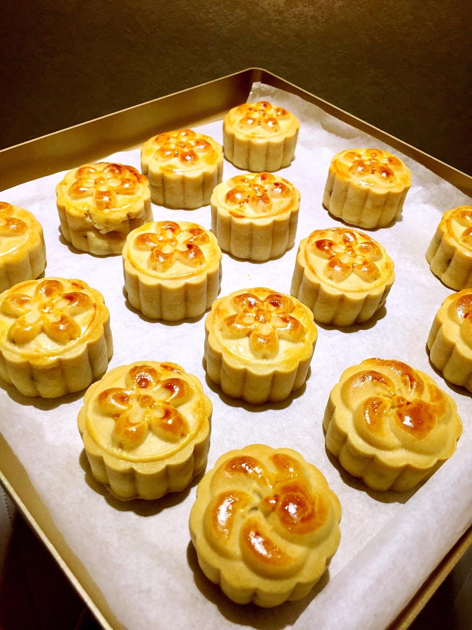 牧晓u_u做的椰蓉蔓越莓月饼
