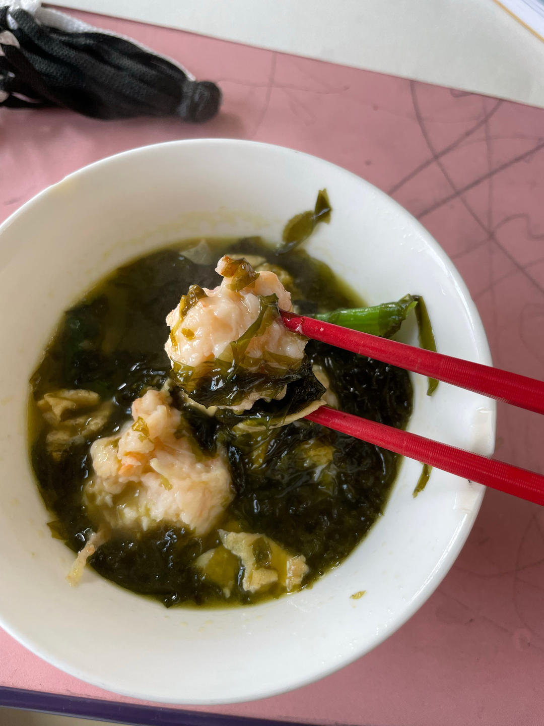 低卡鲜美的紫菜虾滑汤！好喝不胖减脂餐