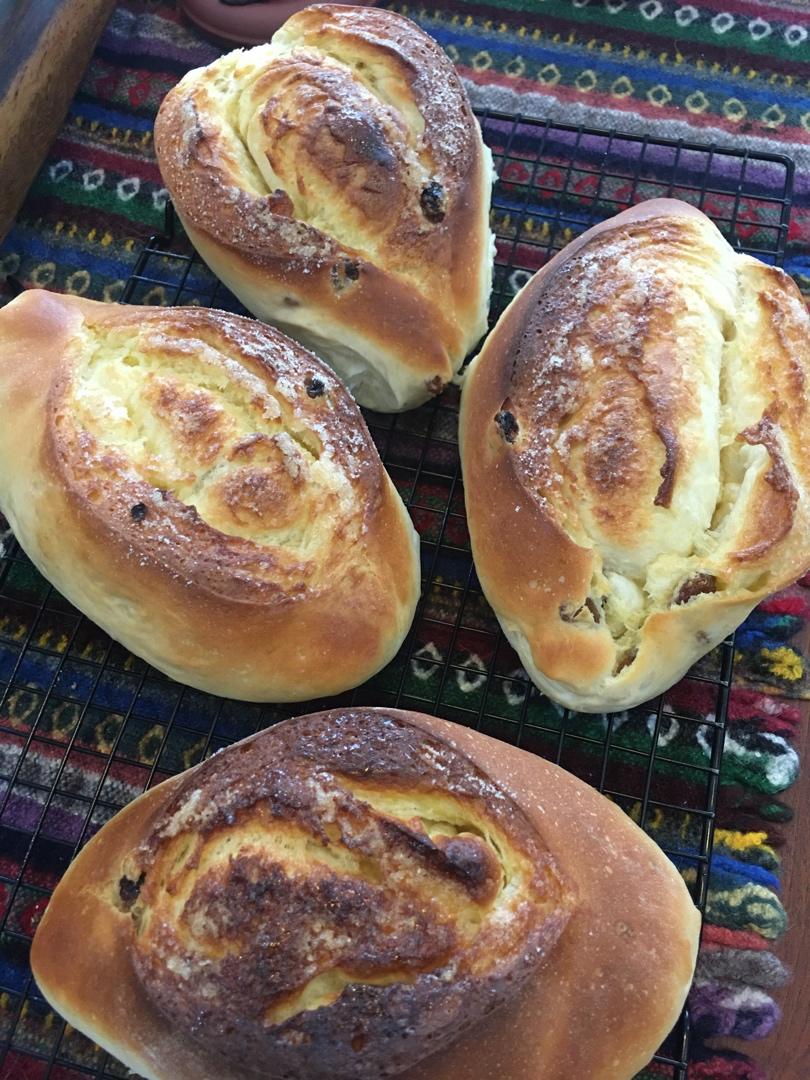 葡萄软欧（仿原麦山丘）Milk flavored bread filled with raisins and butter