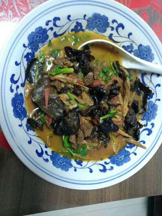 西红柿炖牛肉，酸酸的开胃菜