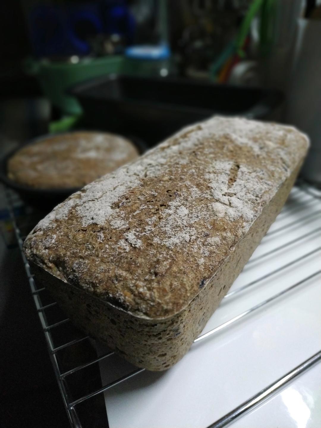 多谷物黑麦坚果面包      Rugbrod（简单快手）