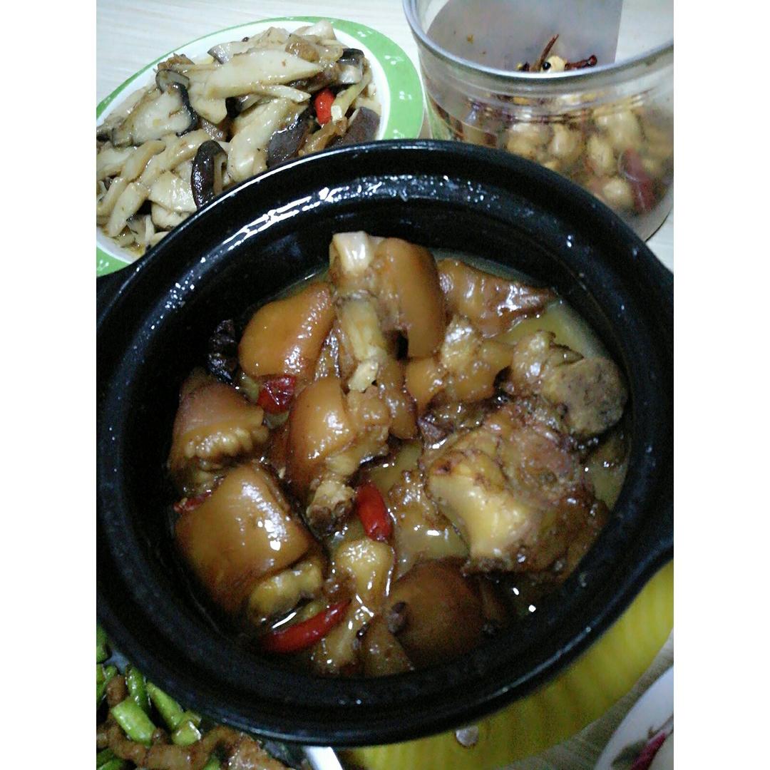 美味的家常菜：红烧猪蹄