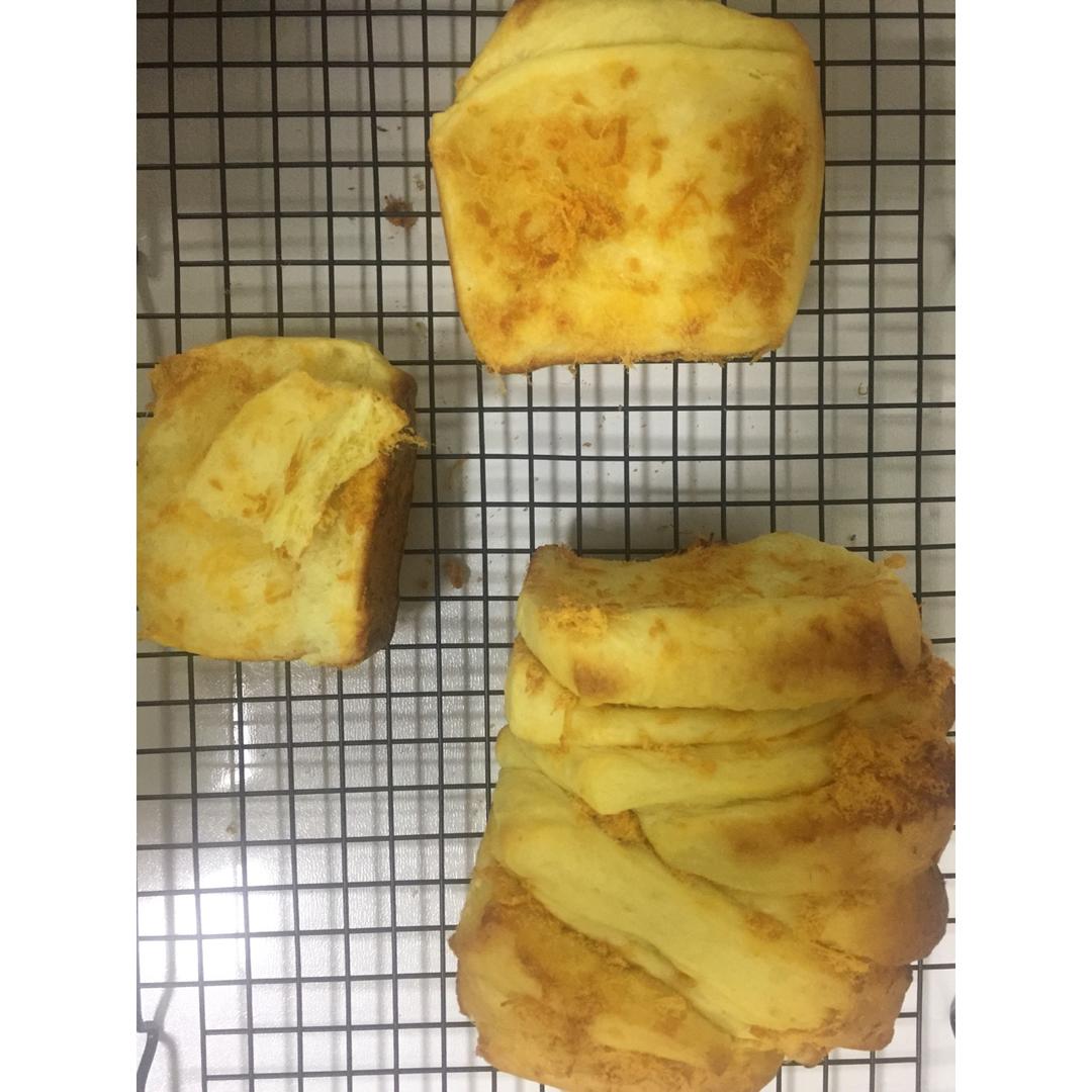 手撕千层肉松面包