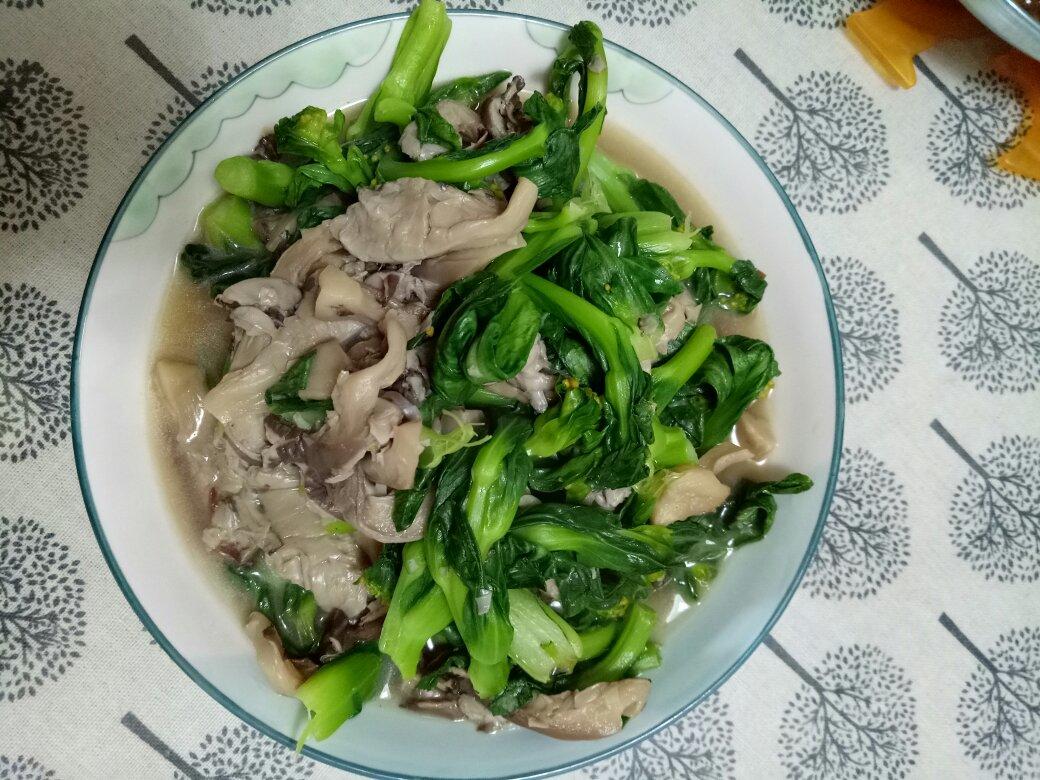 平菇炒青菜