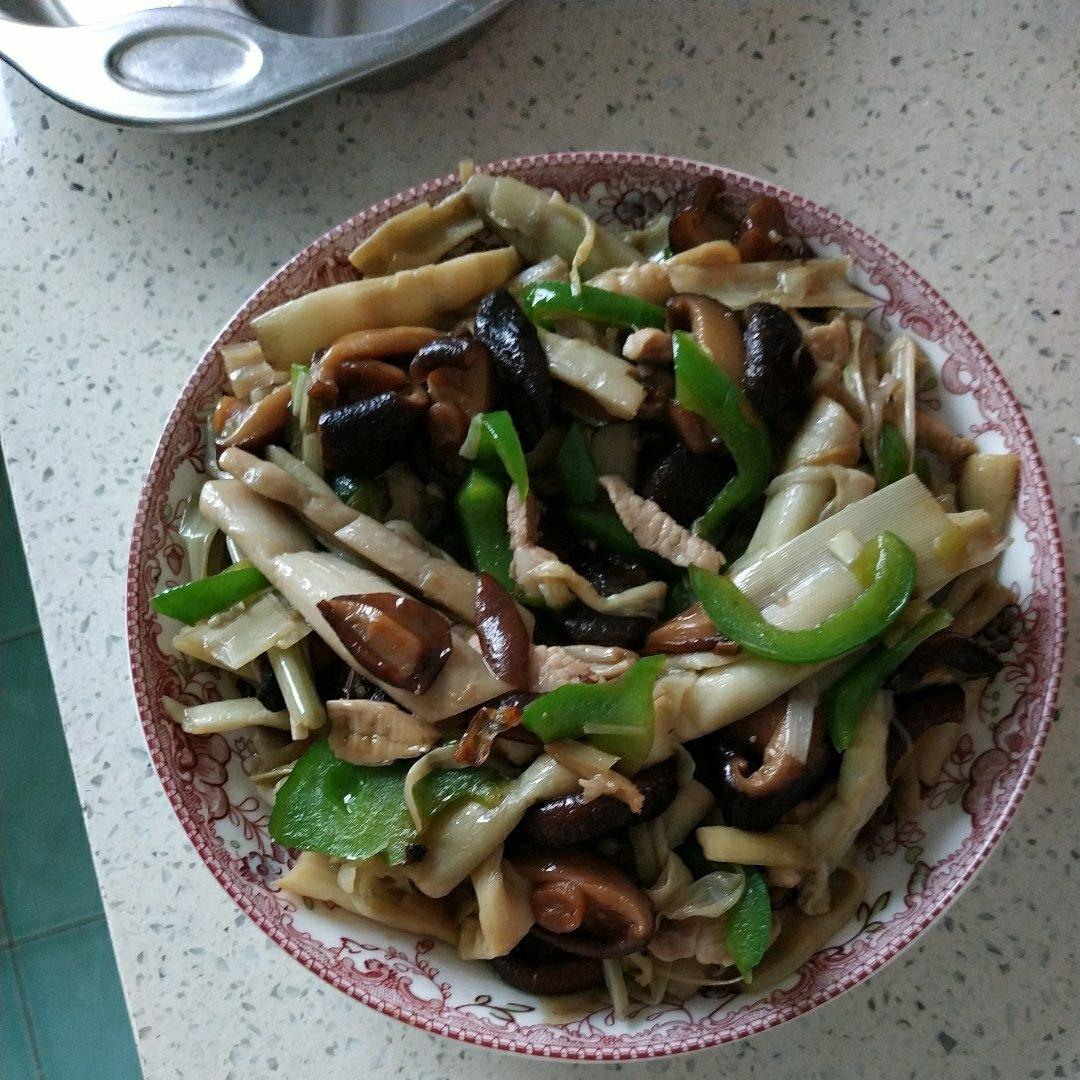 笋干香菇炒青椒