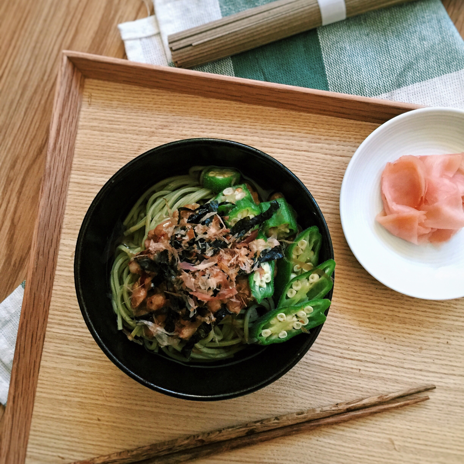 納豆オクラそば（纳豆秋葵荞麦面）