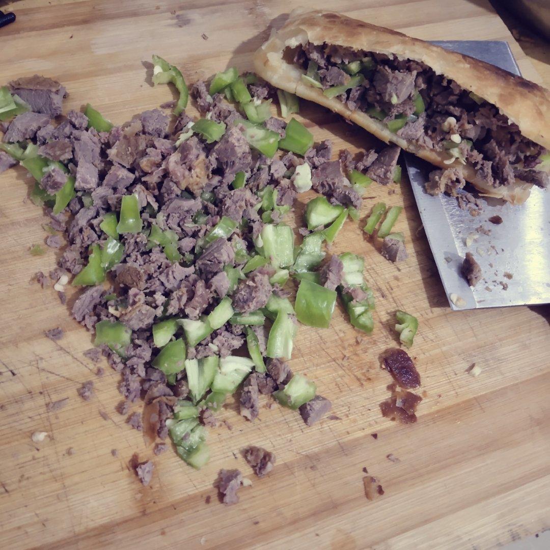 香酥夹肉火烧（河间驴肉火烧）
