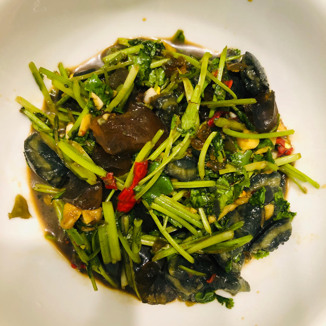 ㊙️香菜拌皮蛋，太香太开胃啦！