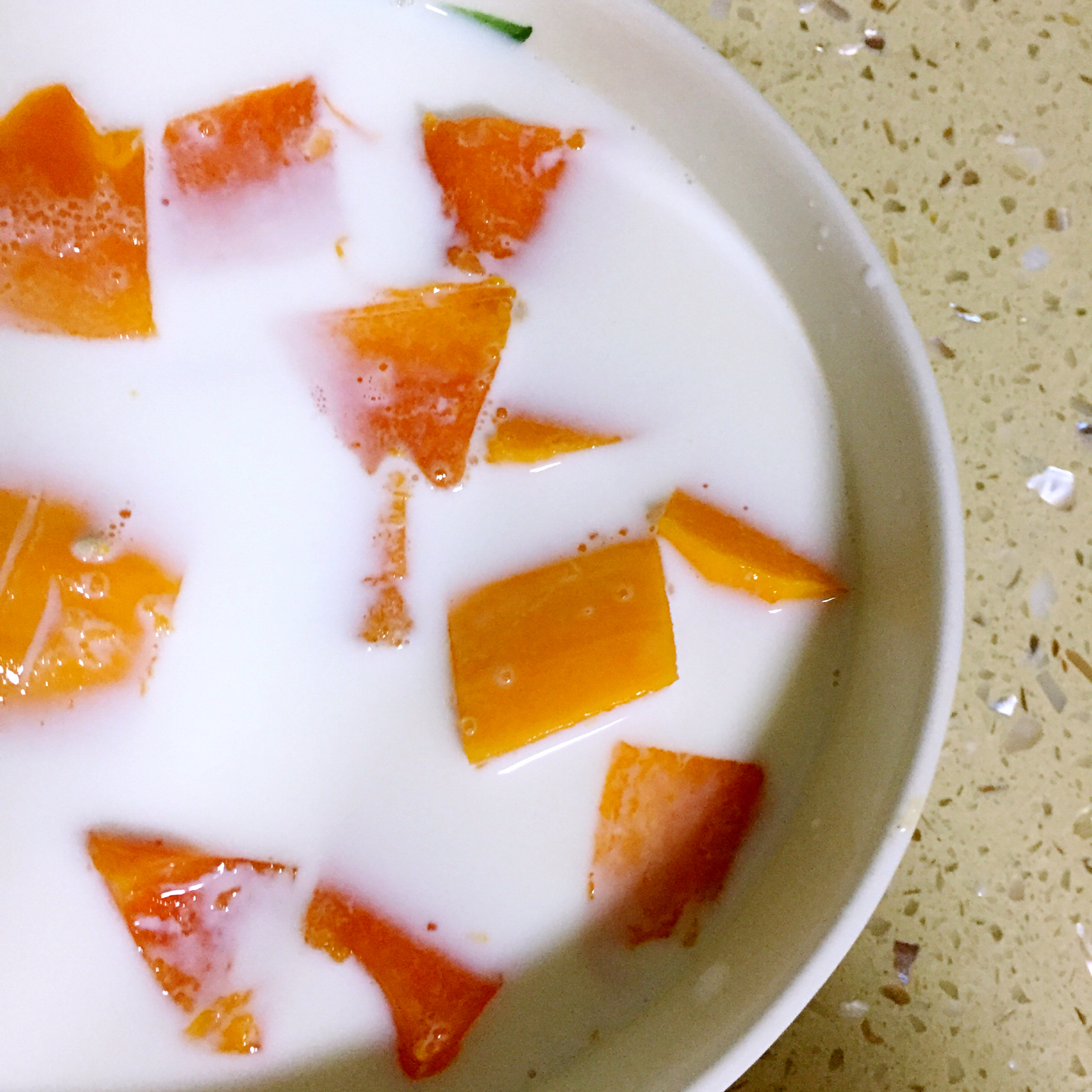 鲜奶炖木瓜