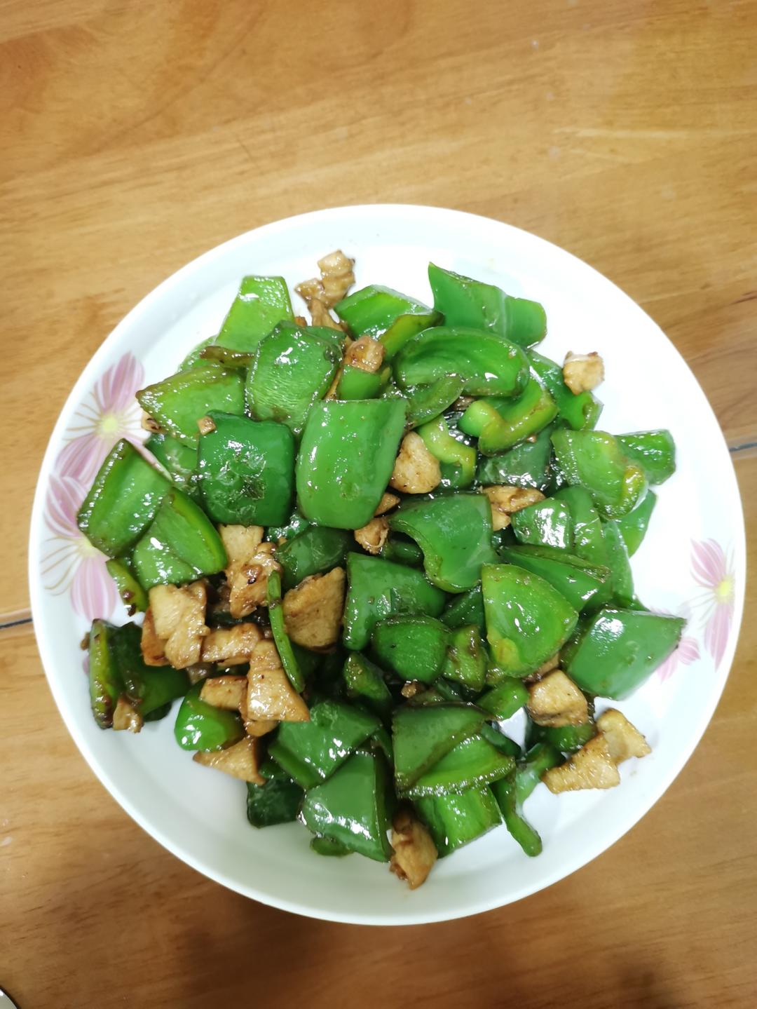 超级下饭   甜椒炒鸡丁       青椒炒鸡丁鸡胸脯