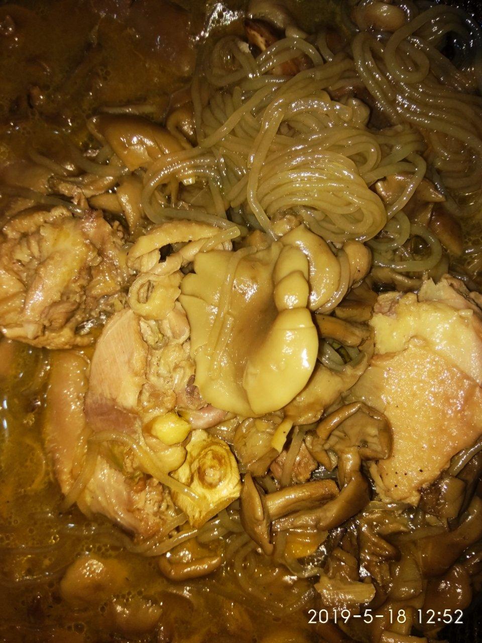 小鸡炖蘑菇