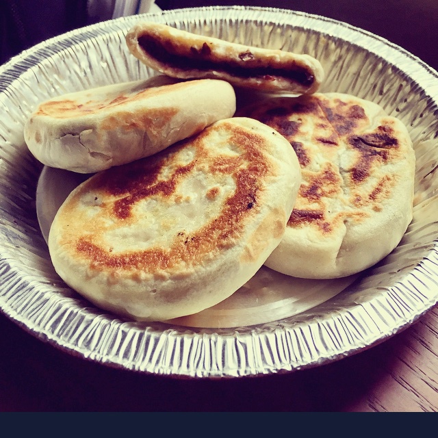 豆沙烧饼 & 红糖锅盔 & 葱油椒盐千层饼 一炉出~