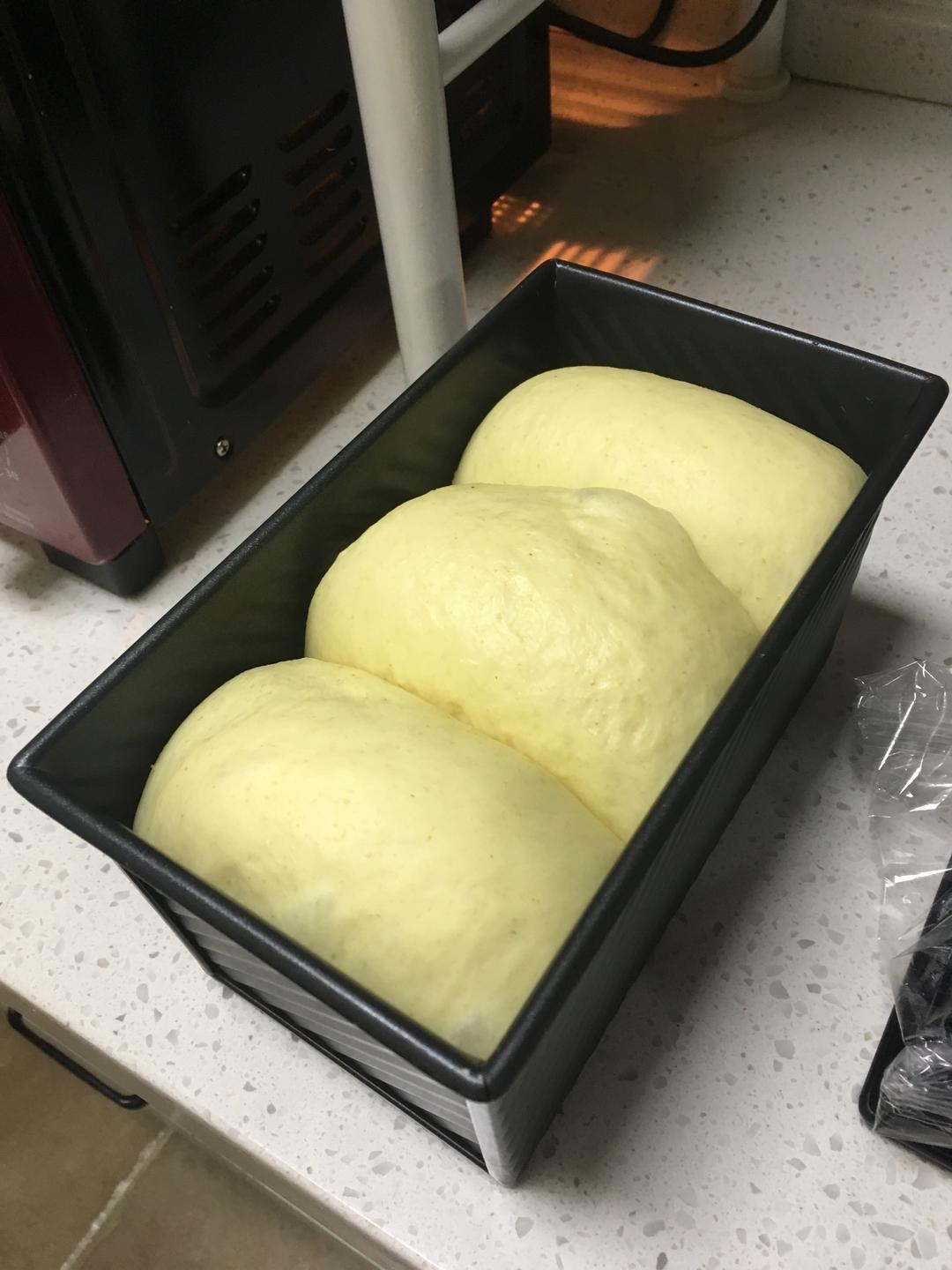 蛋奶油吐司
