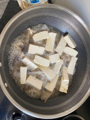 超级简单的平菇炖豆腐的做法 步骤6