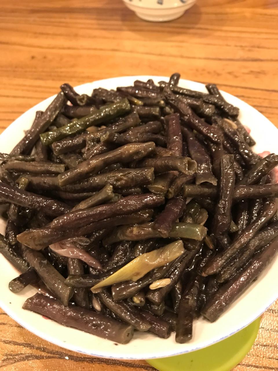 云馥做的青椒炒红豆角