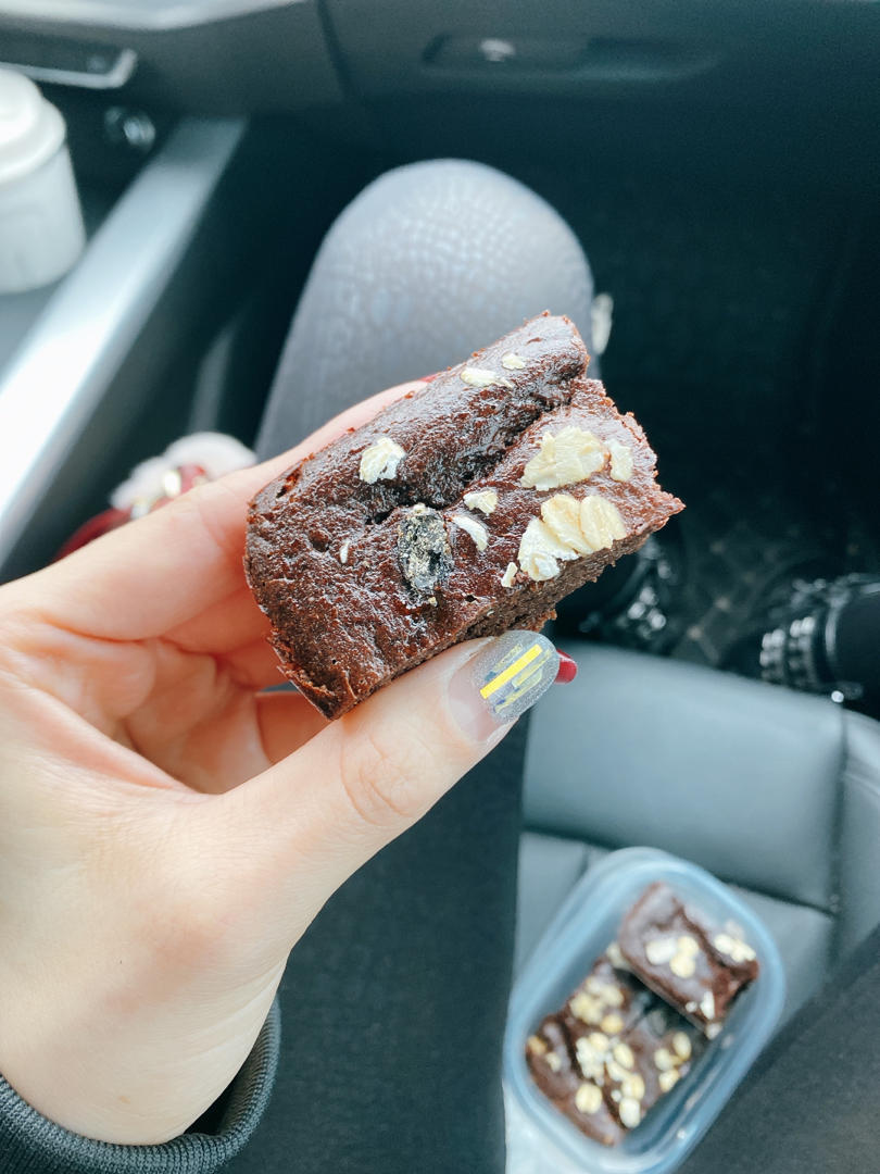 软糯醇香~无油无糖香蕉版低卡布朗尼~