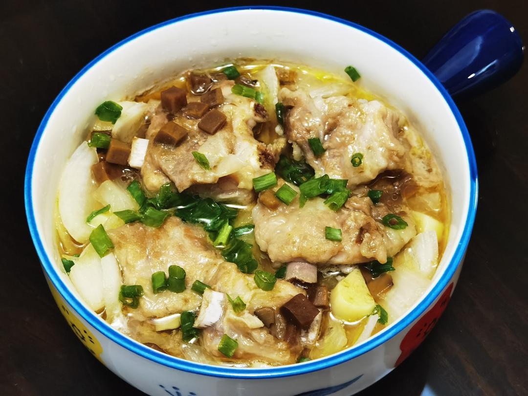 中餐厅林大厨定制啫啫松茸鸡翅煲