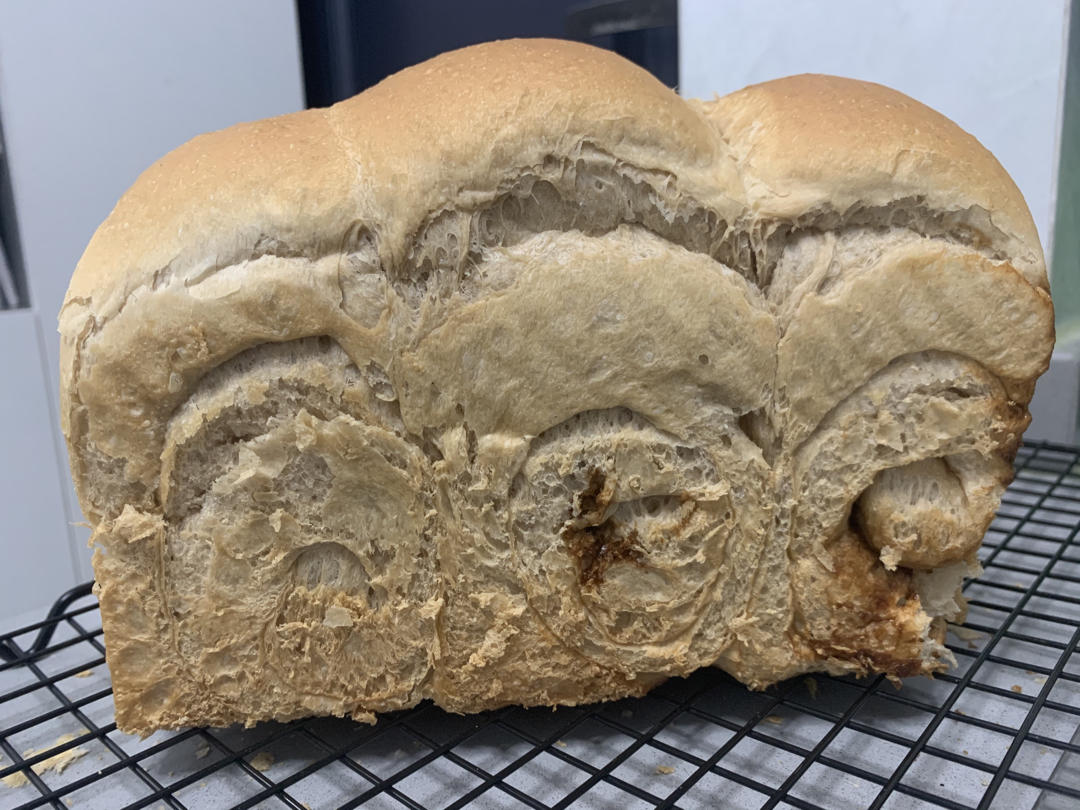 奶香纯粹的重料淡奶油吐司