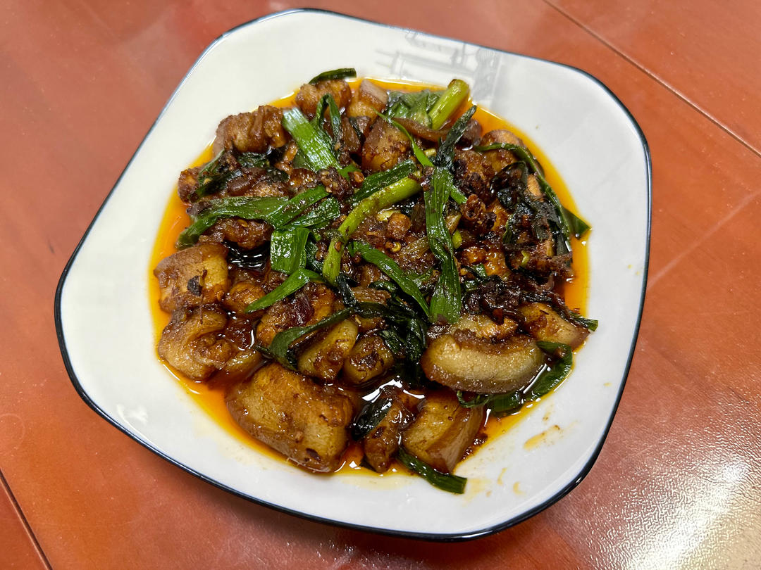 回锅肉(幸福厨房家常料理，家的味道)，风味回锅肉(跟小美一起做家宴)，酱烧回锅肉(台湾四季好味道)美善品小美食谱