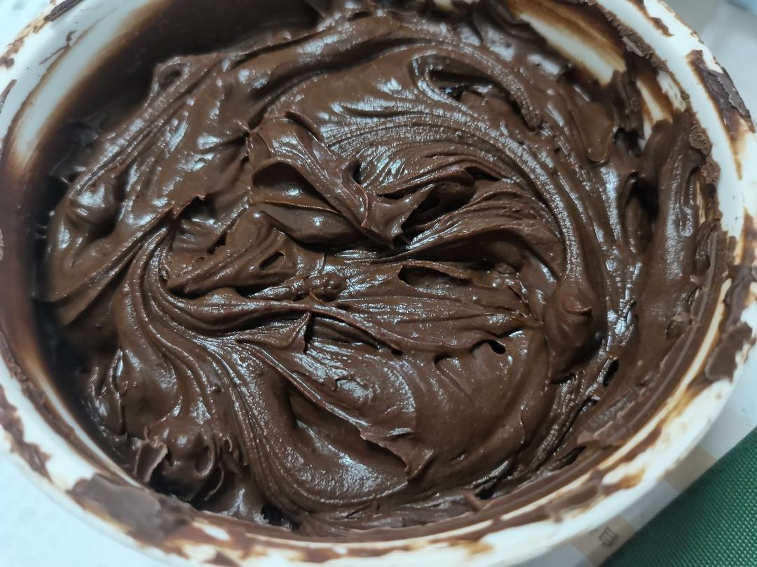 黑巧克力冰淇淋