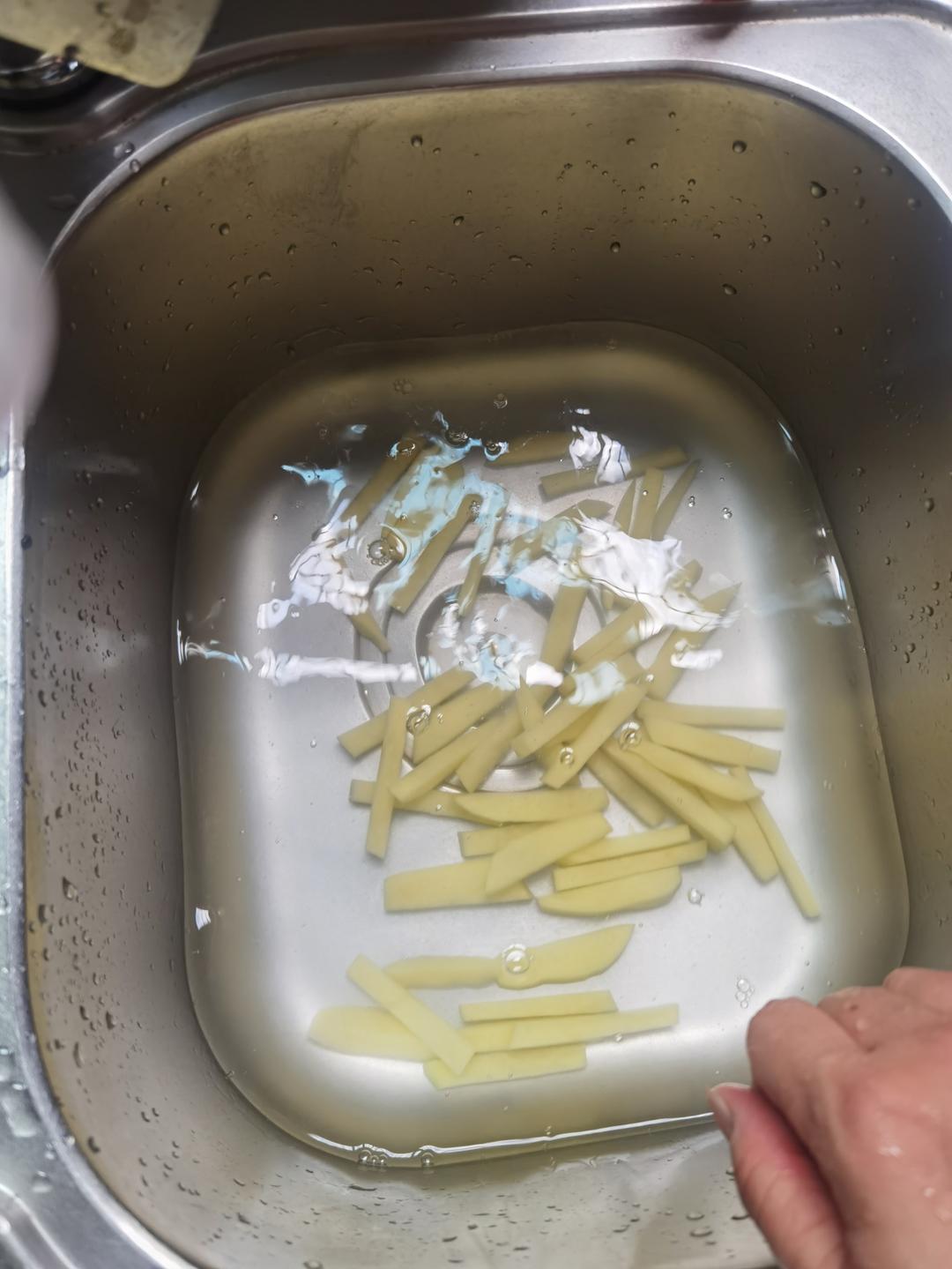 最简单炸薯条，比买的还好吃