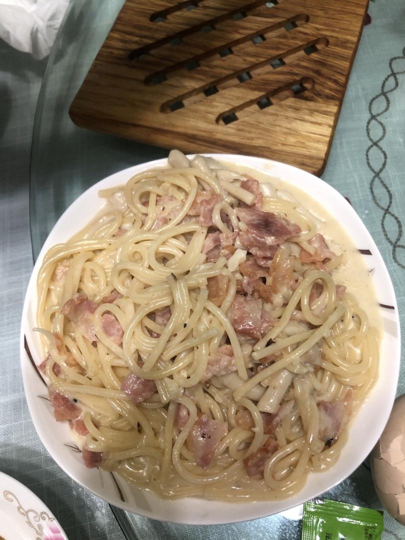 奶油蘑菇意大利面