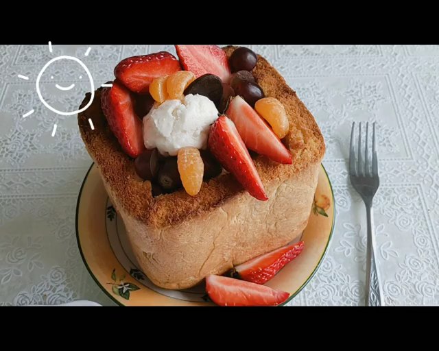 【免烤箱】下午茶冰淇淋面包▶蜂蜜厚多士