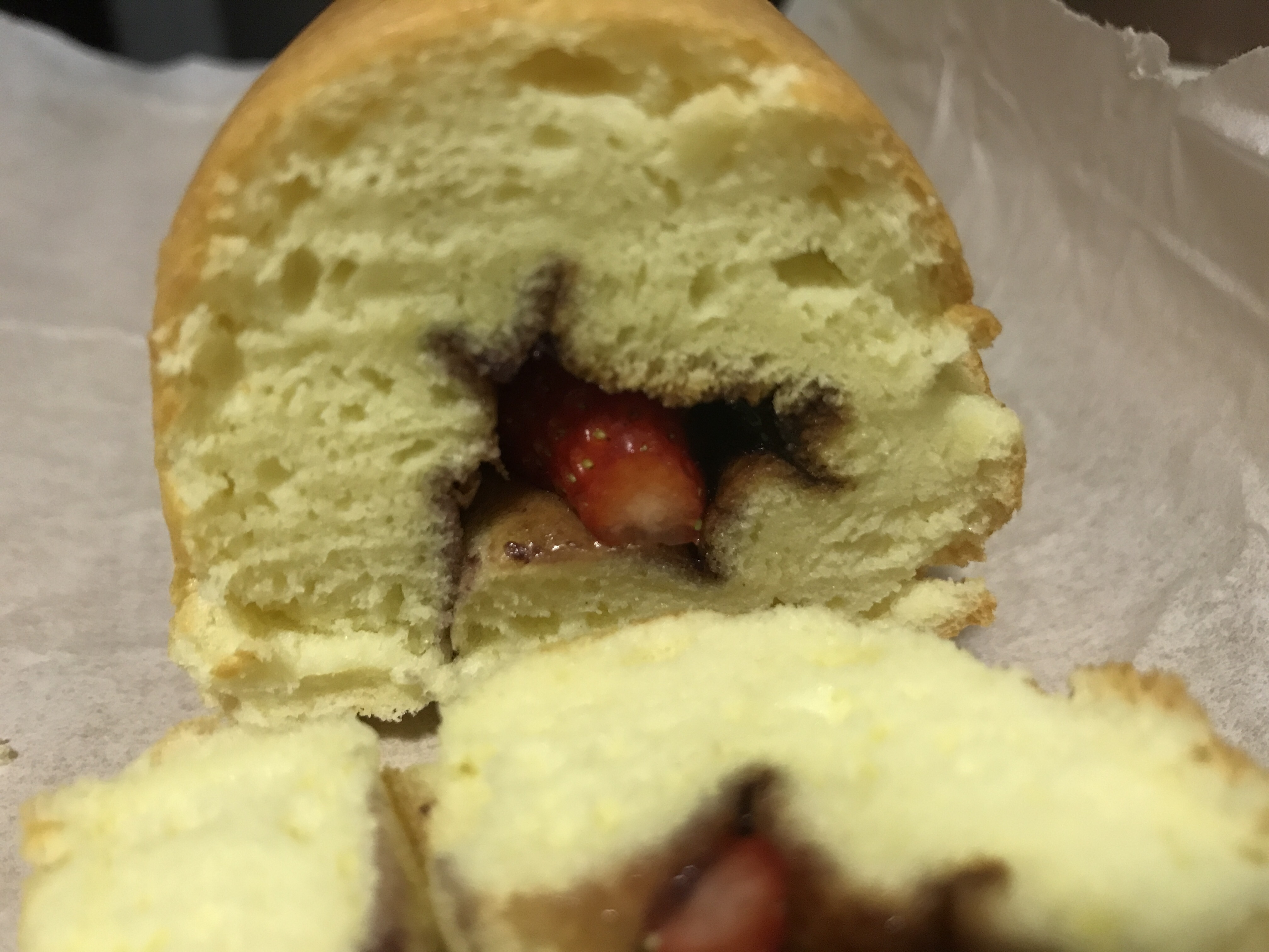 蓝莓酱草莓🍓蛋糕卷的做法 步骤7