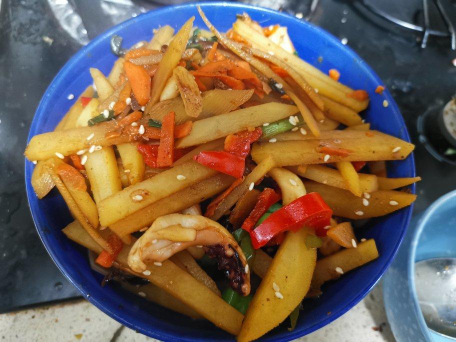 好吃到哭的土豆鱿鱼须