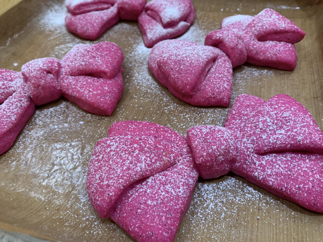 火龙果蝴蝶结面包（一次发酵）