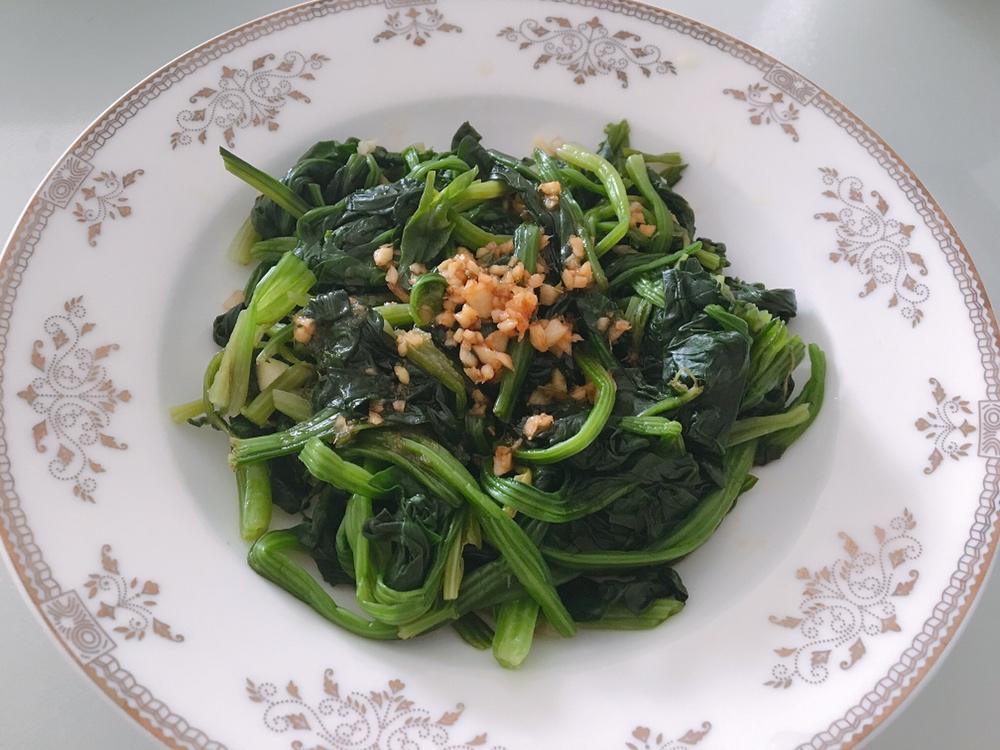 减脂姜汁菠菜