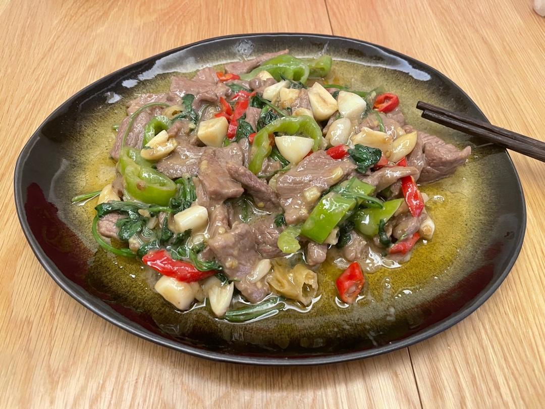 小炒黄牛肉，肉嫩味香！太好吃了简直是米饭杀手！