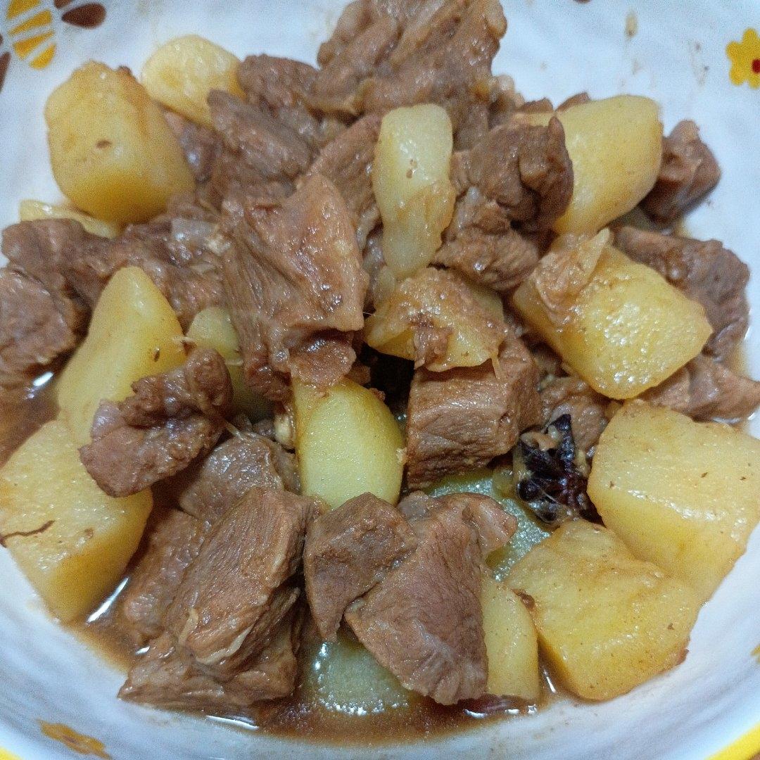 猪肉炖小土豆