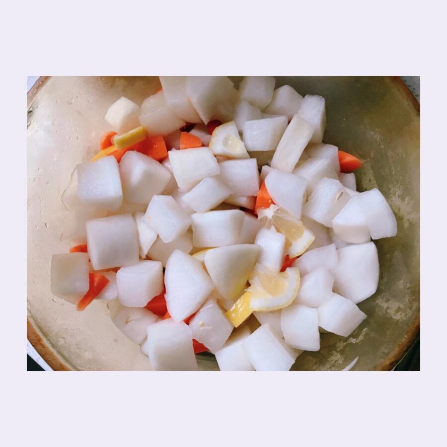 脆爽萝卜丁（开胃小菜）