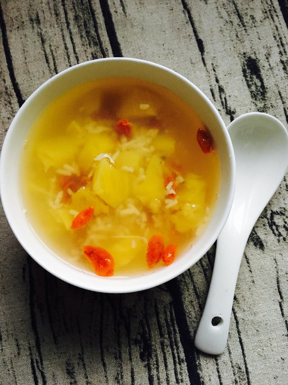 sharon蓝9911做的菠萝米酒汤