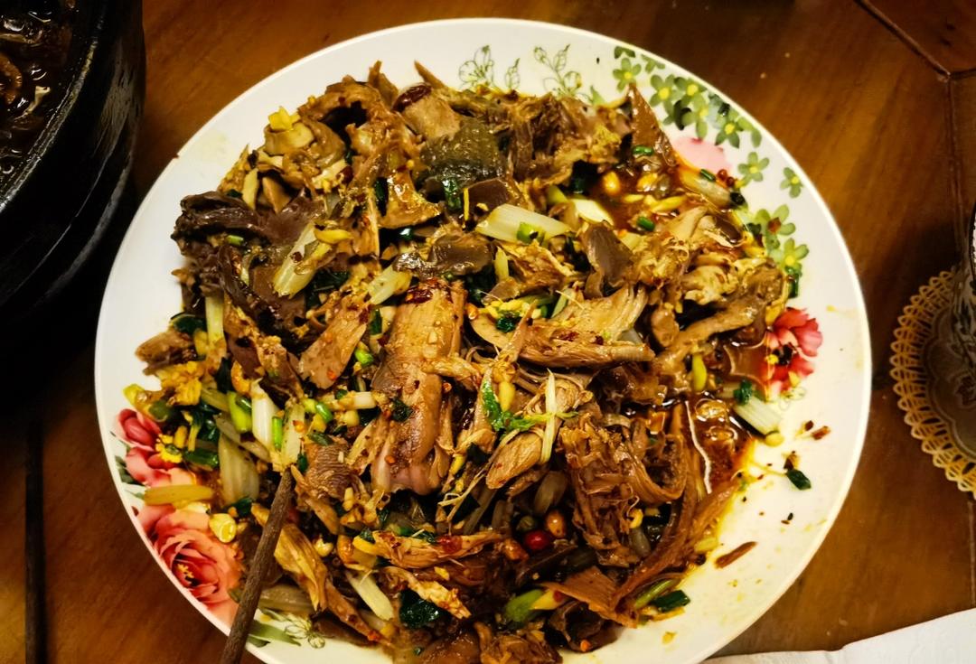 肉质爽弹的重口味川味凉拌手撕鸡