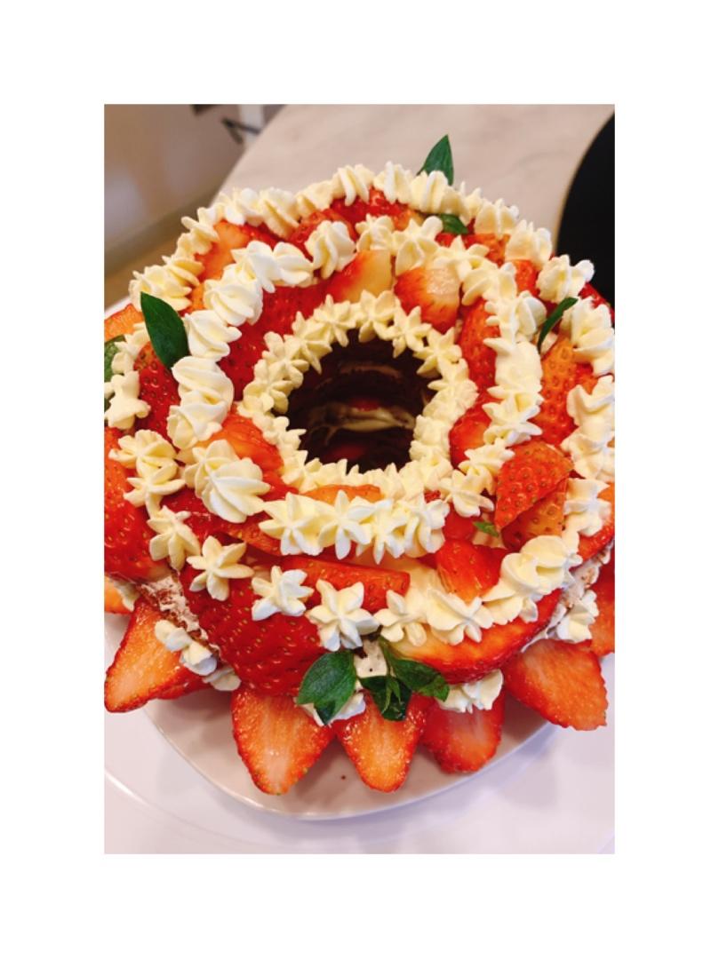 圣诞花环蛋糕——中空蛋糕裱花装饰(贝印开光)