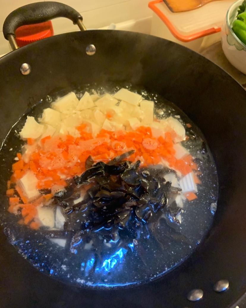 堂妈小厨—鲜蔬豆腐汤