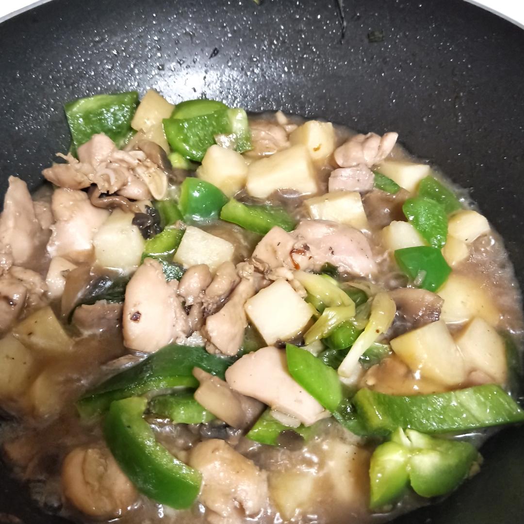 土豆鸡块（黄焖鸡）