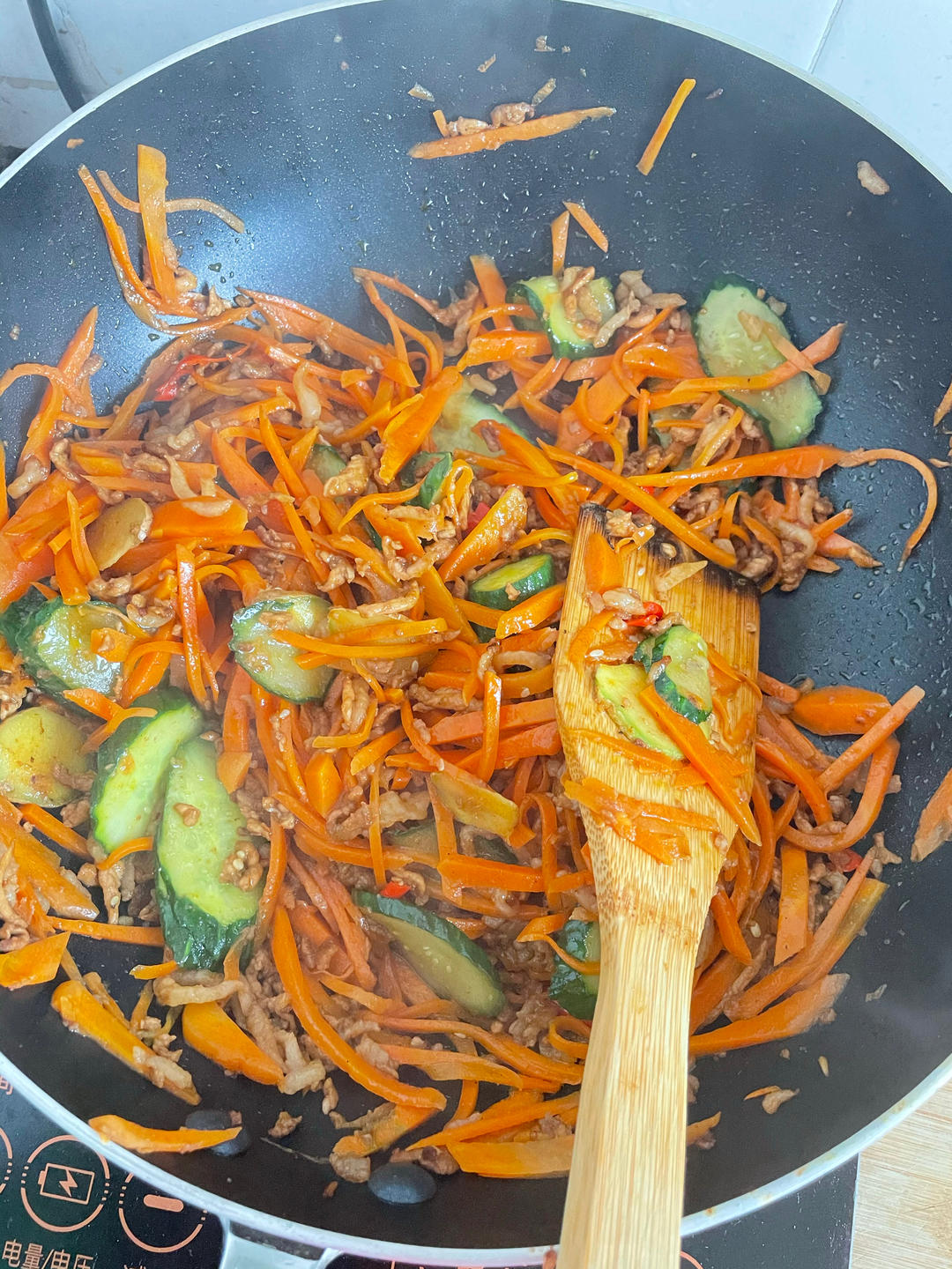 胡萝卜丝炒肉